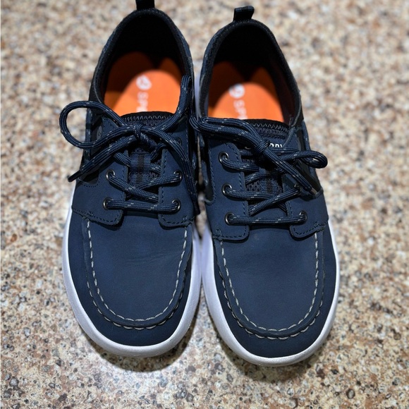 Boys Sperry Blue and White deck shoes - Picture 4 of 7